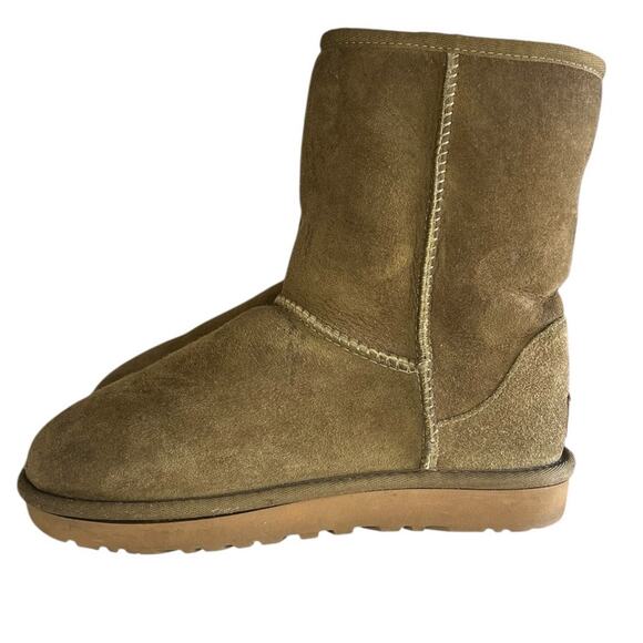 ***SOLD*** UGG Classic Short Suede Faux Fur Lined Winter Snow Boot Size 6 Brown - Picture 1 of 6